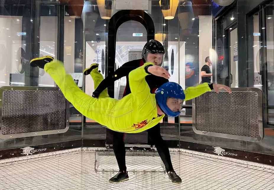 Полет в аэротрубе